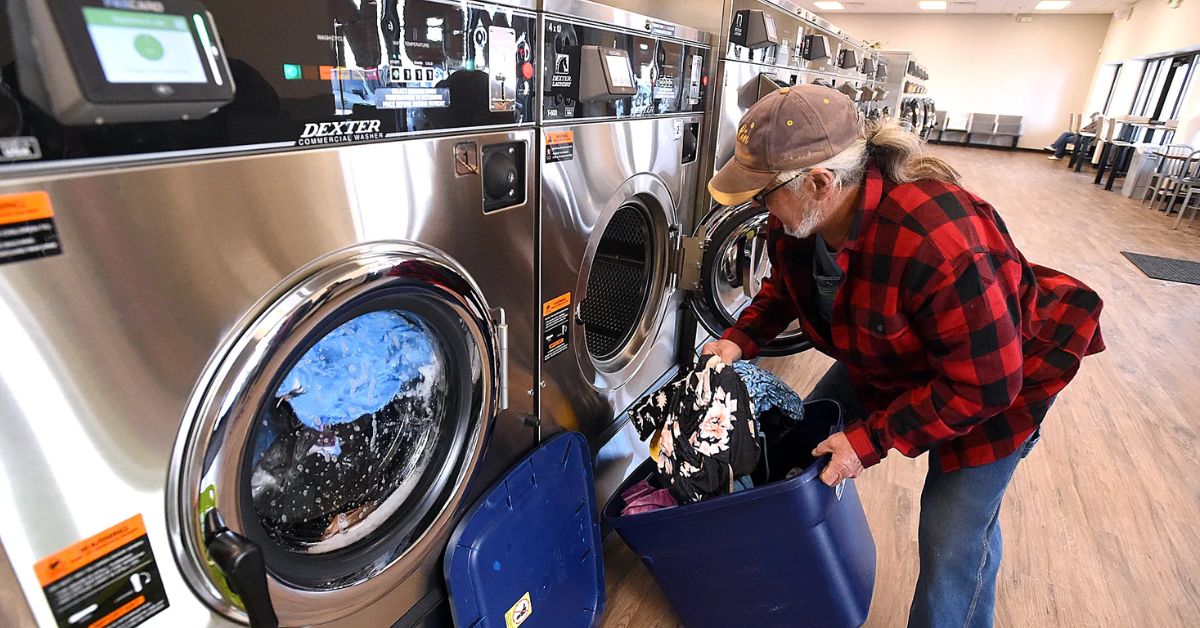 How to Open a Coin Laundry Business